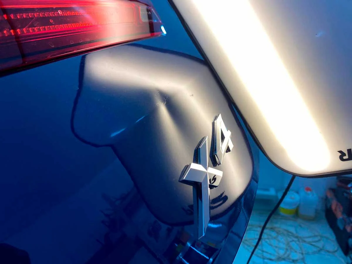 Заднее крыло Ford до восстановления формы